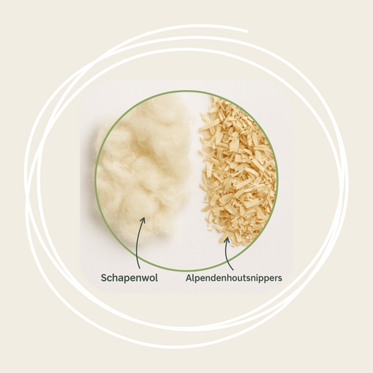 Alpenwolkje - kinderkussen van schapenwol en snippers van alpendennenhout
